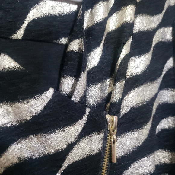 Chico's Travelers Metallic Wavy Stripped Asymmetrical Zip Up Jacket - Picture 6 of 6